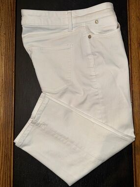 Talbots White Pedal pushers jeans (capris)